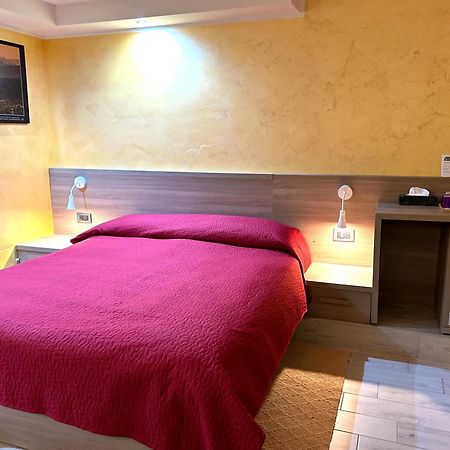 B&B La Fontana Nelle Langhe Rodello Kültér fotó